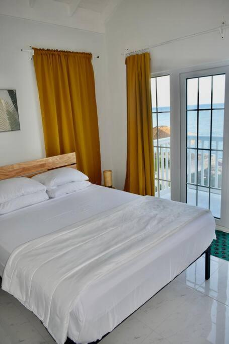 Irie Vibes Ocean View Villa Negril Bagian luar foto